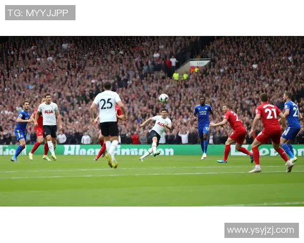 足球明星中国行精彩瞬间回顾与球迷互动的热烈场面 足球明星中国行精彩瞬间回顾与球迷互动的热烈场面