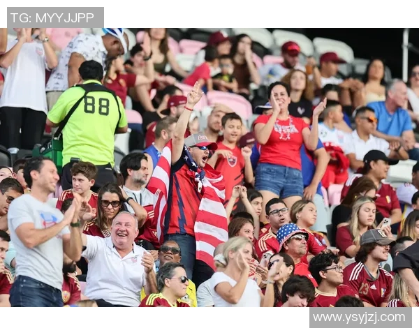 足球明星化身球迷现场助阵高清图片展示热情与魅力 足球明星化身球迷现场助阵高清图片展示热情与魅力